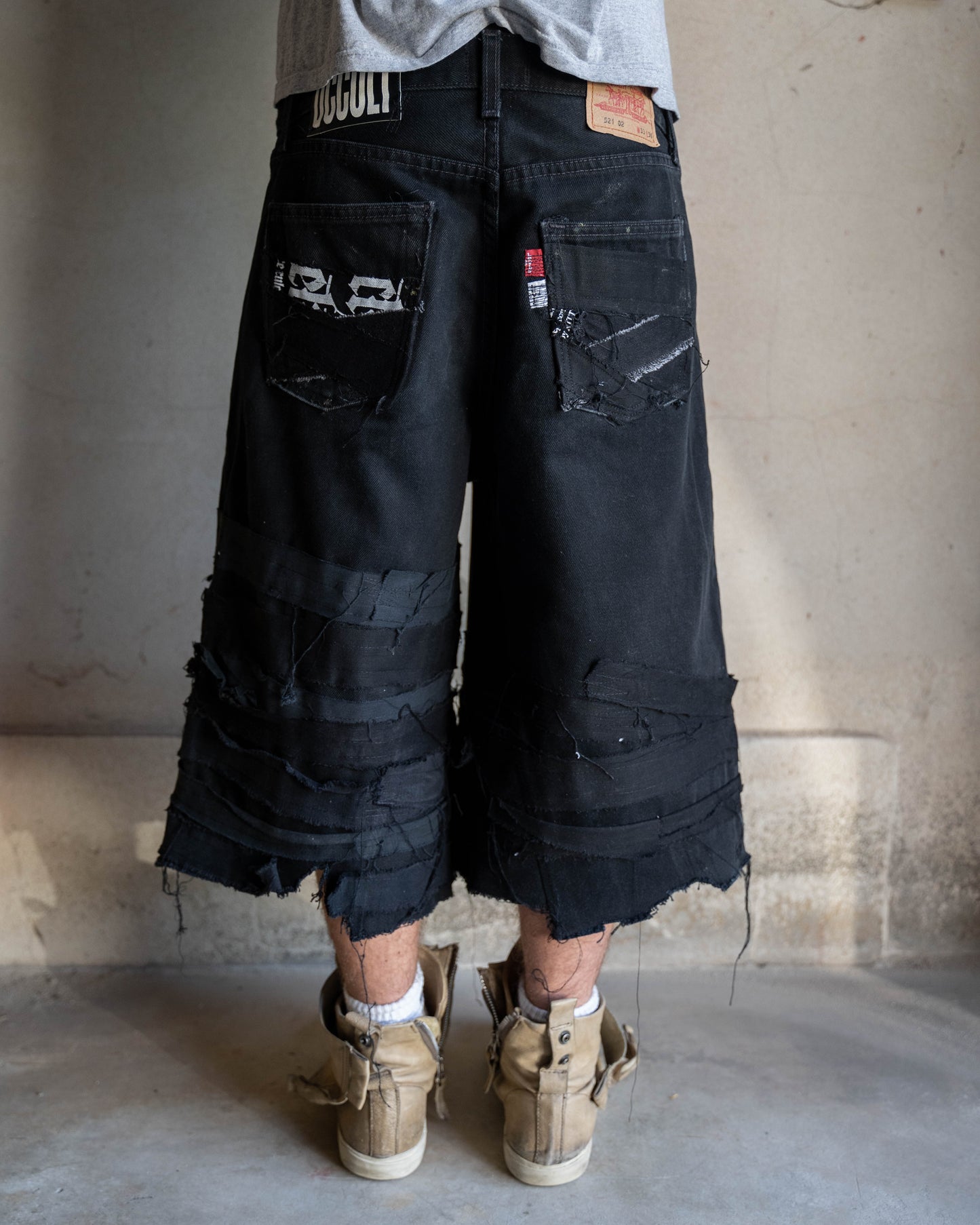 OCCULT mumia shorts 4/9