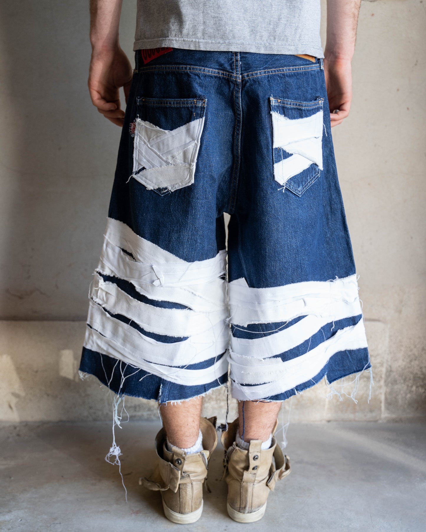 OCCULT mumia shorts 6/9