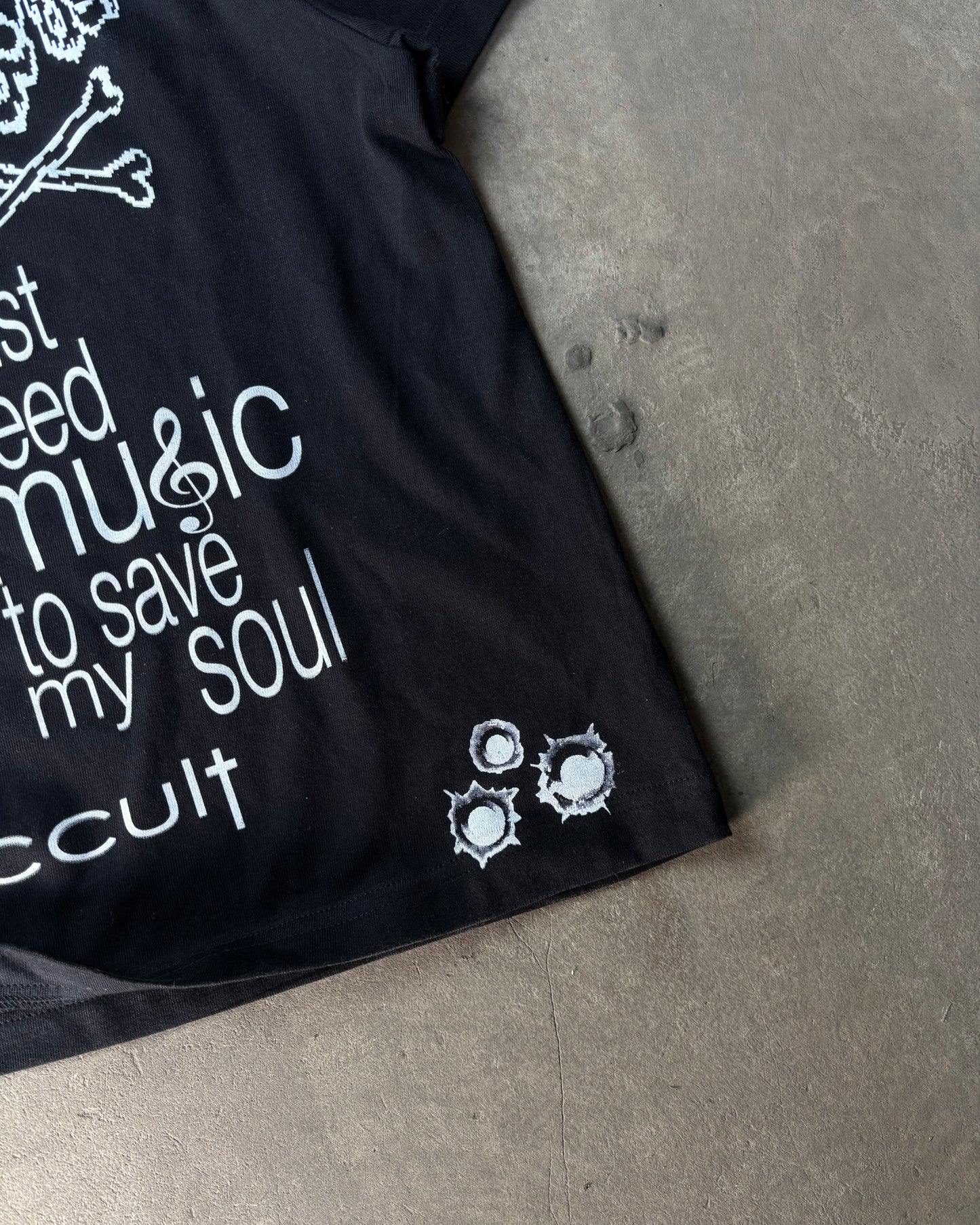 MUSIC black tee