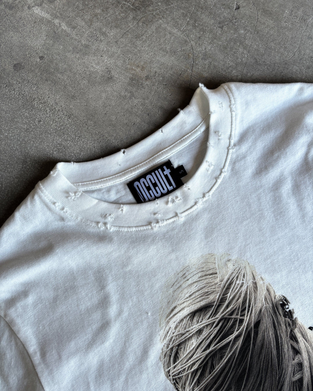 OCCULT mumia white tee