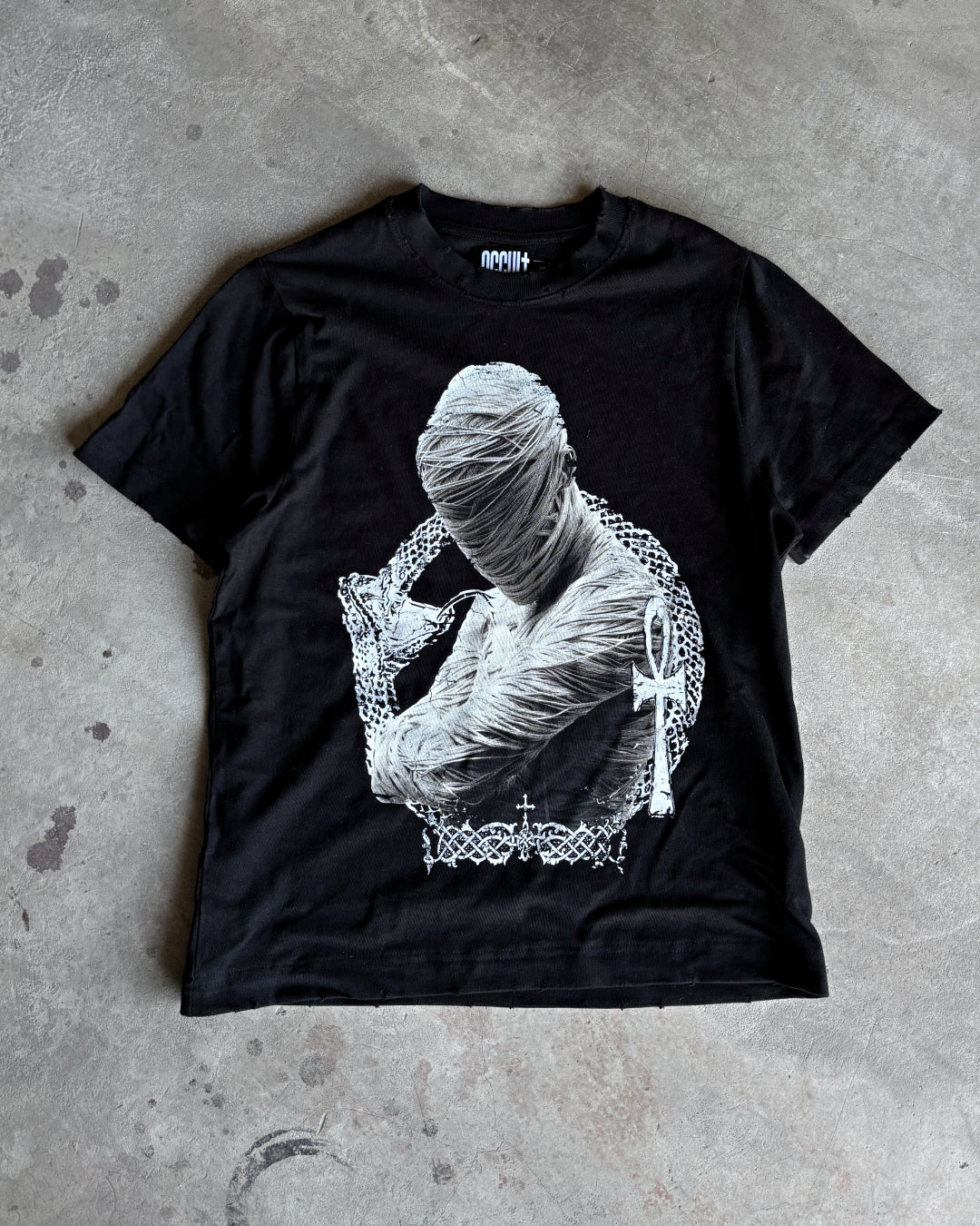 OCCULT mumia black tee