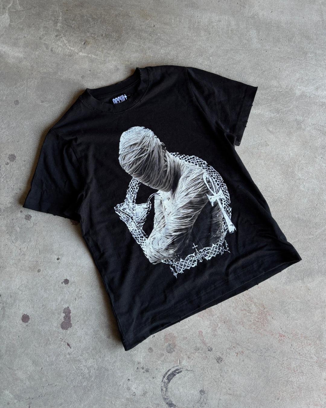 OCCULT mumia black tee